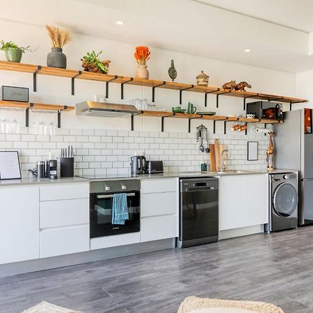 Urban Oasis Balcony Apartment Backup Powered Kapstaden Eksteriør billede